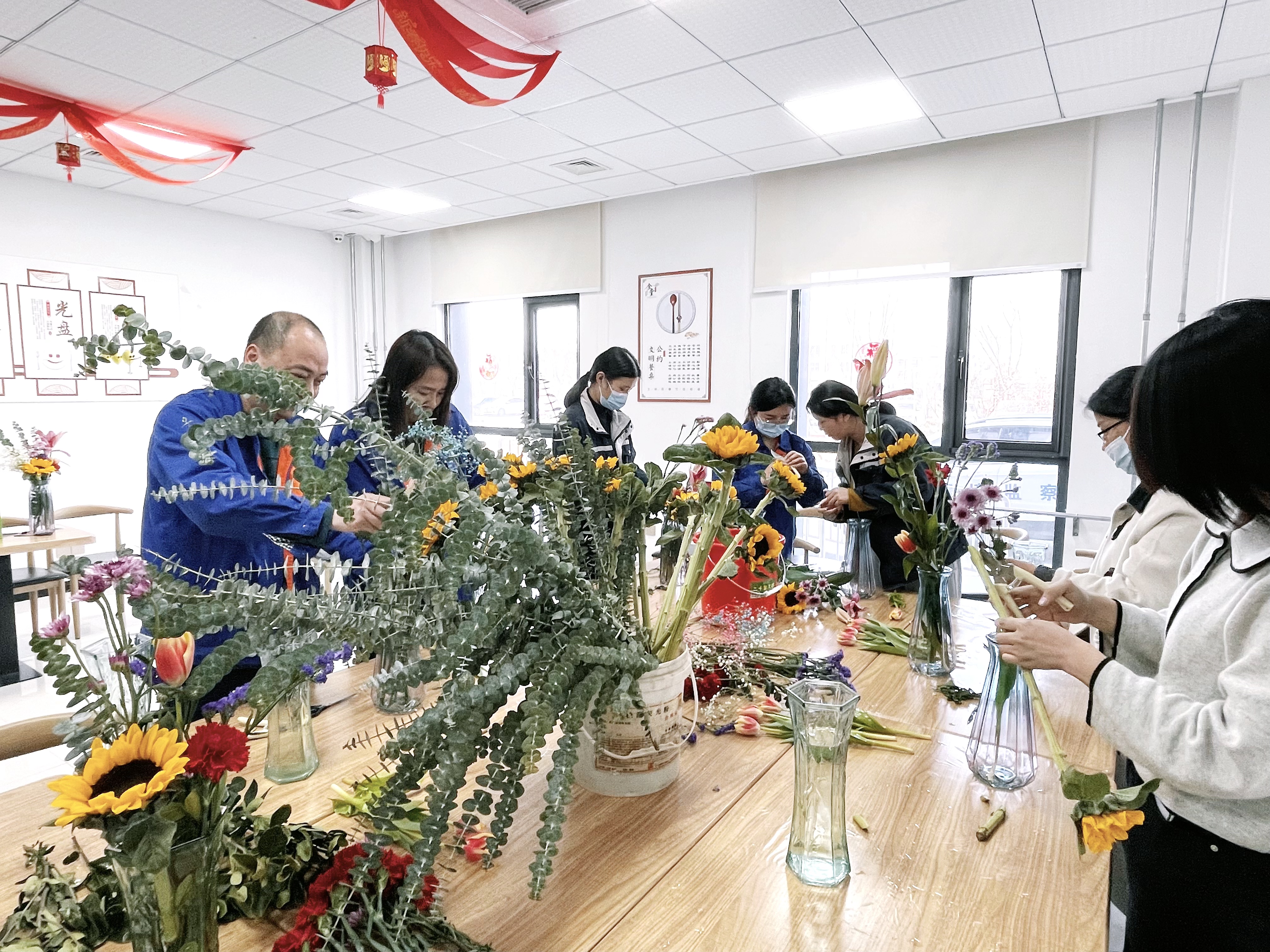 情暖春日 如花绽放 ——记徐州永盈会“三八妇女节”运动 